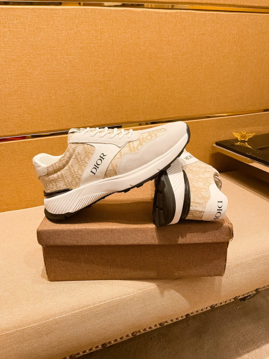 🚘🚘Factory batch 460💰🔥[Dior]🔥Men's high-end brand of shoes official website 1:1 latest masterpiece: the upper is made of Italian imported first-layer cowhide with a comfortable and breathable lining➕original non-slip and wear-resistant outsole🔥, making walking more convenient and comfortable! An exclusive new model, a stunning work, a beautiful 1:1 replica [color] compared to the official quality! Create a fashionable personality to set off your uniqueness! A must-have for trendy men! Classic🔥Size: 38-44 Color: 🔥 2⃣️colors available🔥